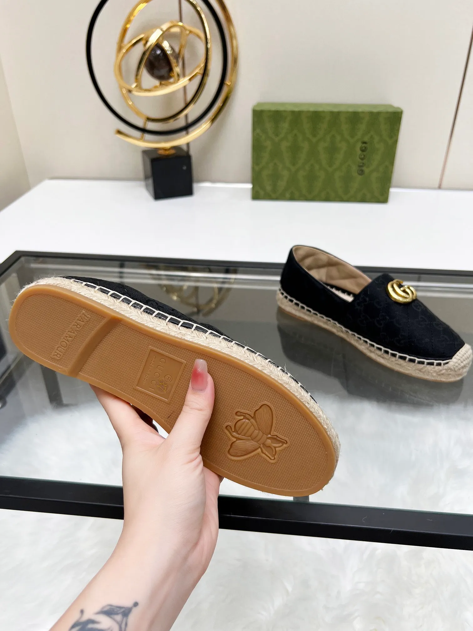 👟👟Ex-factory price 380👟👟 2024 new color early spring Gucci 🗽🗽Gucci classic logo logo canvas fisherman shoes, espadrilles made of double G imported fabric. The color of the brand's double G letter cross-woven pattern will be reinterpreted every season, and the charm of the collection elements will be interpreted through more fresh and eye-catching materials and designs. •Pink, dozens of colors, choose as you like, choose as you like •Women’s style •Number of sizes 35-42
